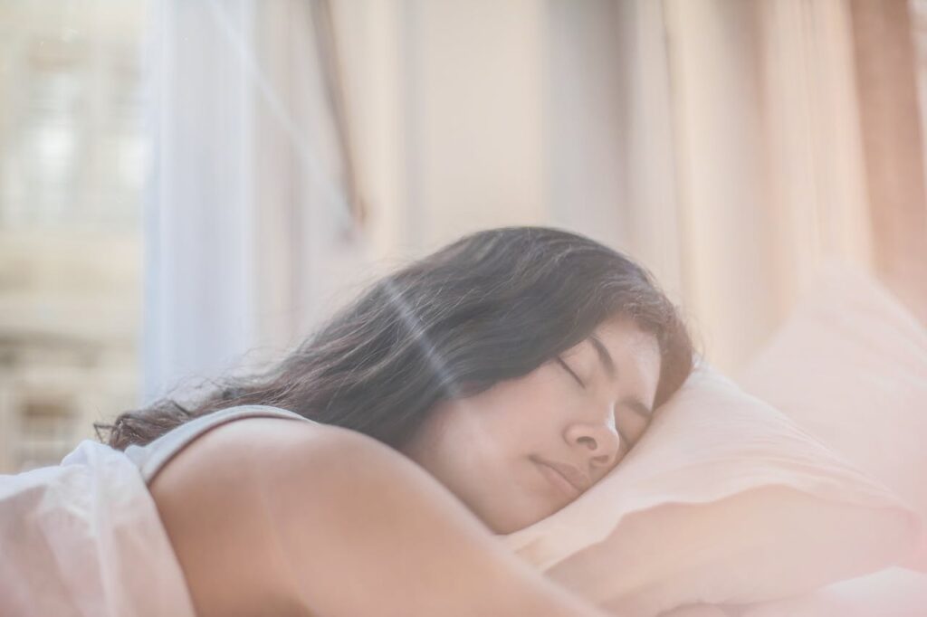 アロマオイルで良質な睡眠を♪安眠に効果的なアロマオイル１５選
